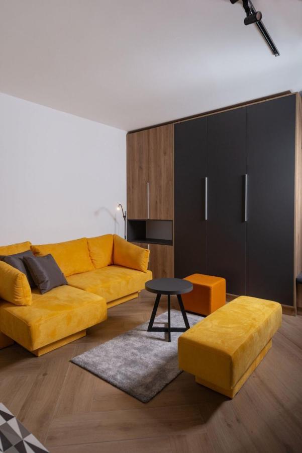 Republic Square Apartment - With Garage Novi Sad Ngoại thất bức ảnh