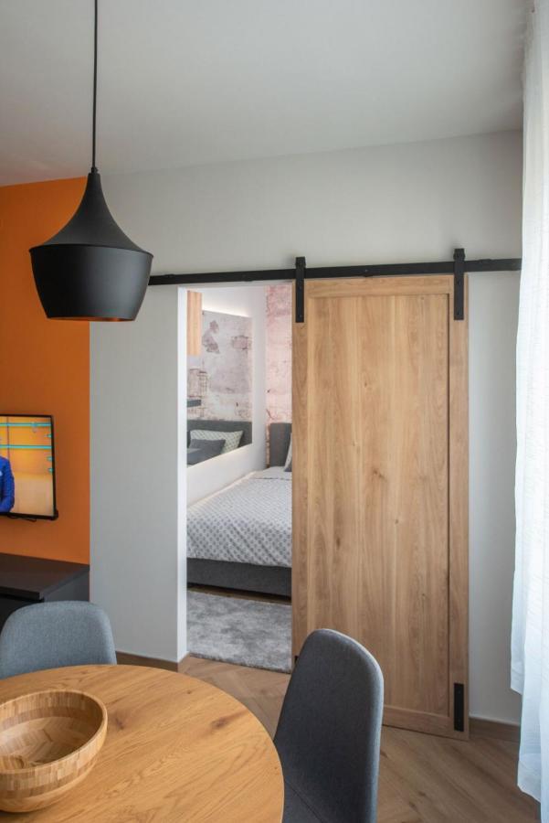 Republic Square Apartment - With Garage Novi Sad Ngoại thất bức ảnh