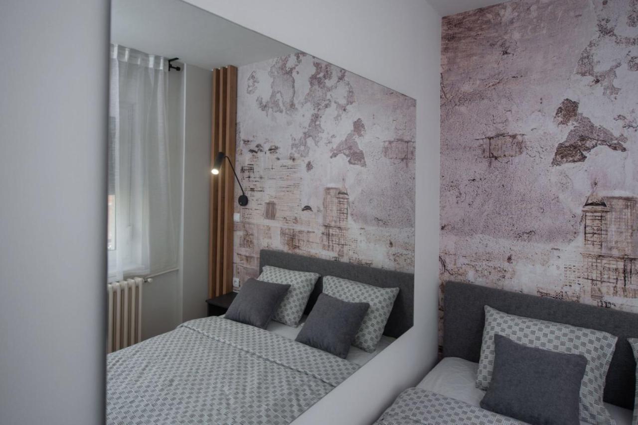 Republic Square Apartment - With Garage Novi Sad Ngoại thất bức ảnh